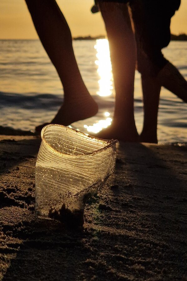 Do [don’t] pass by!